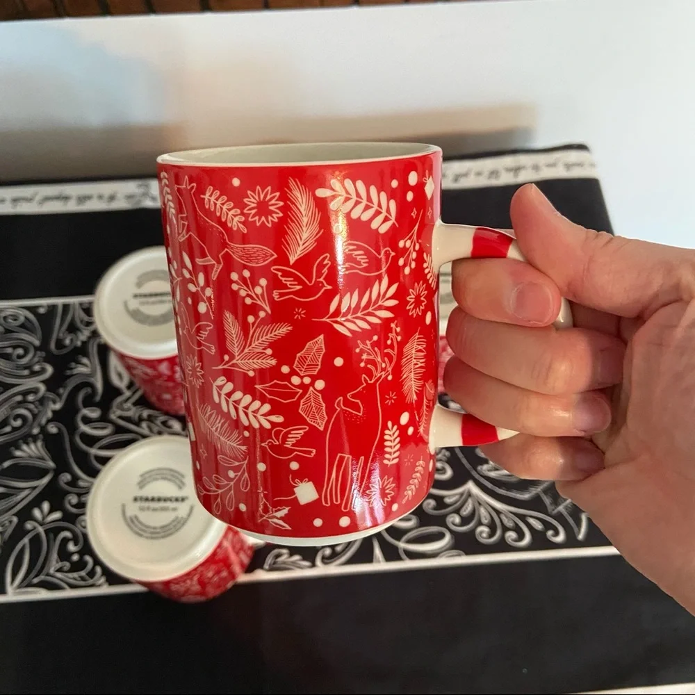 Starbucks 2018 Holiday Mug (set of 2)